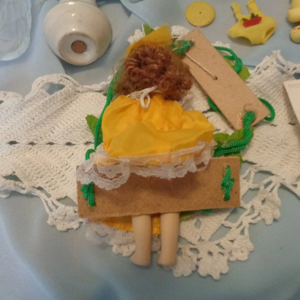 DOLLIE GLASS BASKET WASHINGTON SALT DOILY DODADS ETC LOT